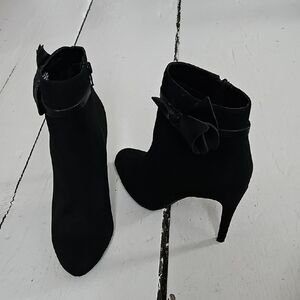 Elegant Black Ankle Boots with Bow Detail